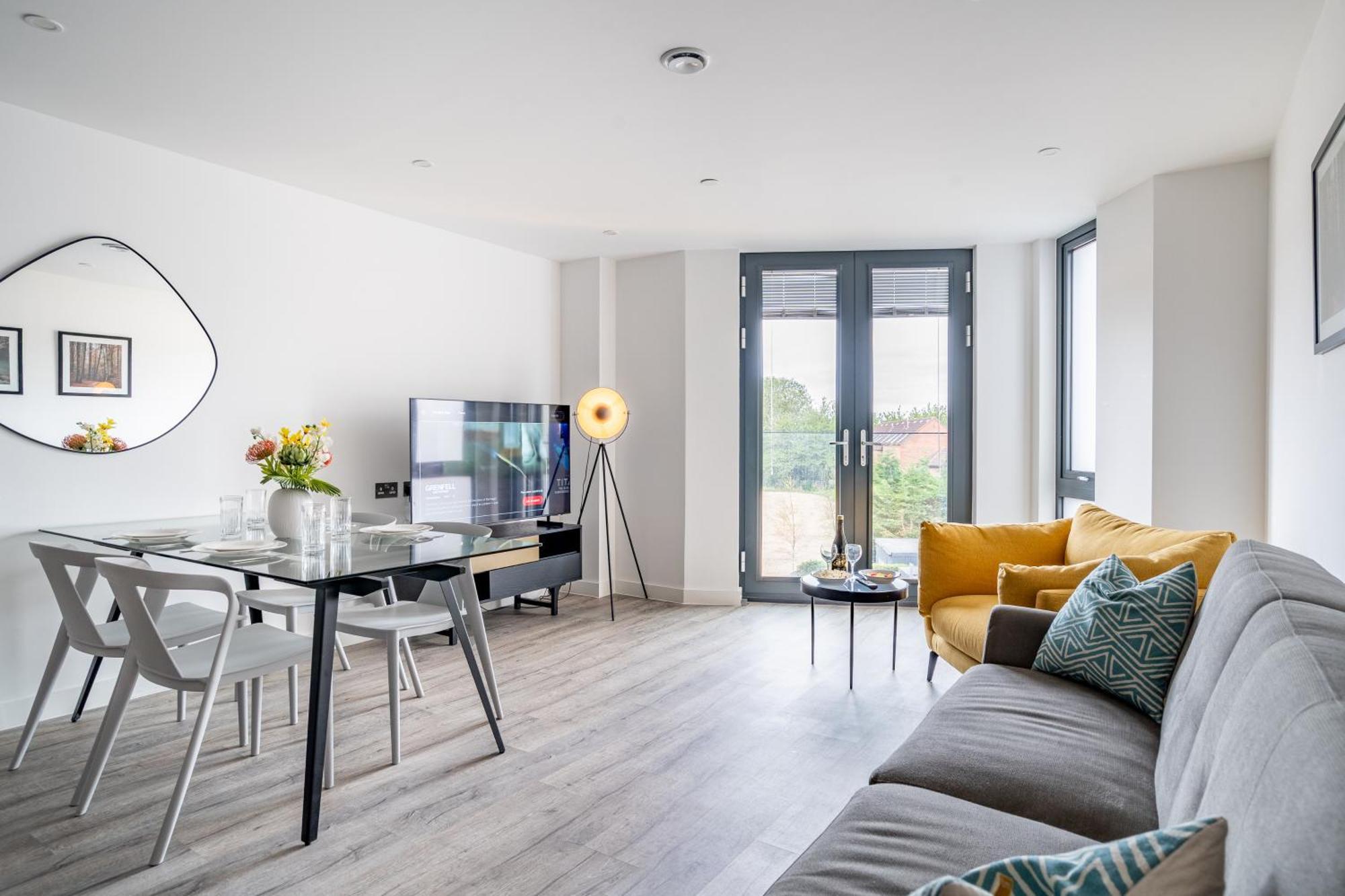 42 Gate - Gym Included York