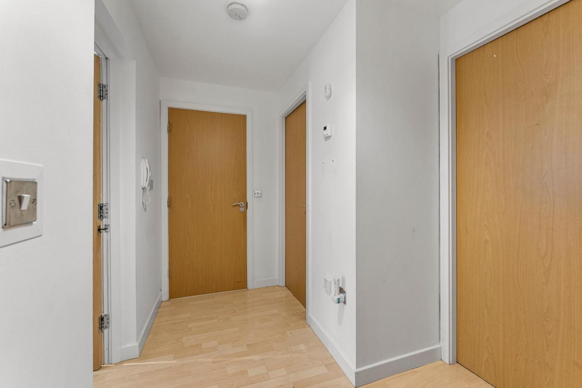 Chic Getaway - Pool Table - Free Street Parking *