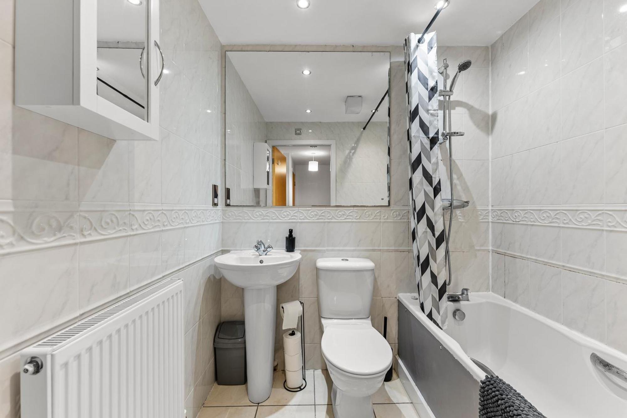 Chic Getaway - Pool Table - Free Street Parking York