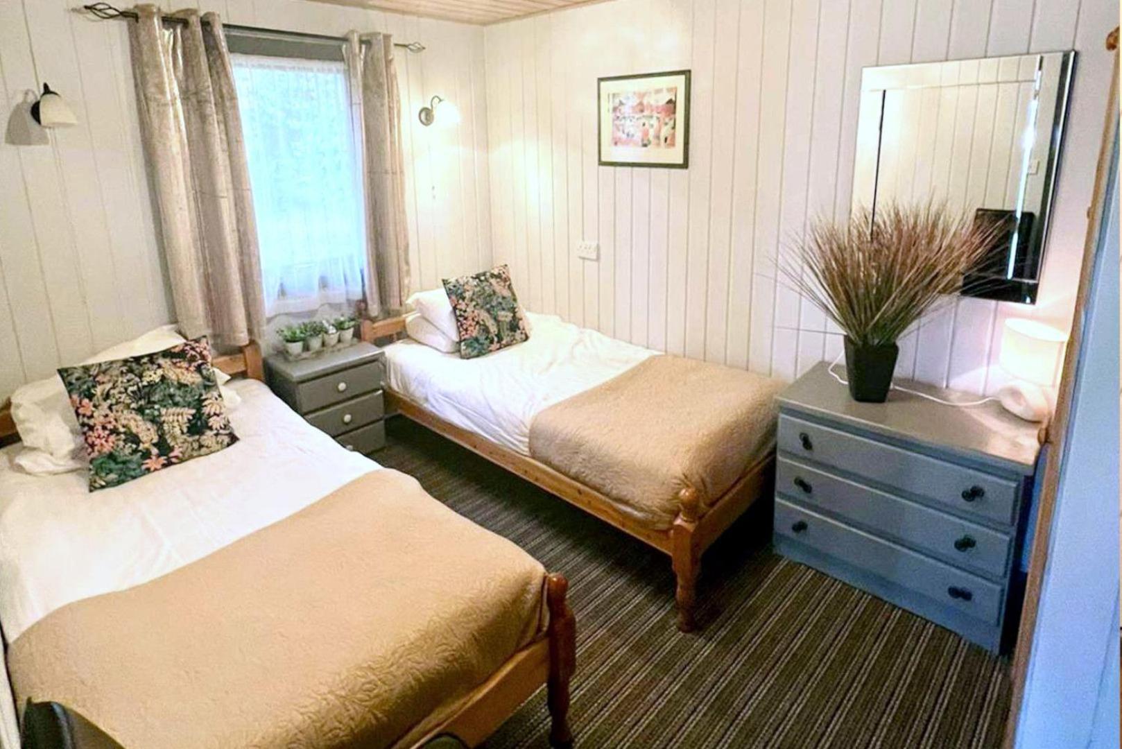 Beech 2 Hot Tub Holiday home *