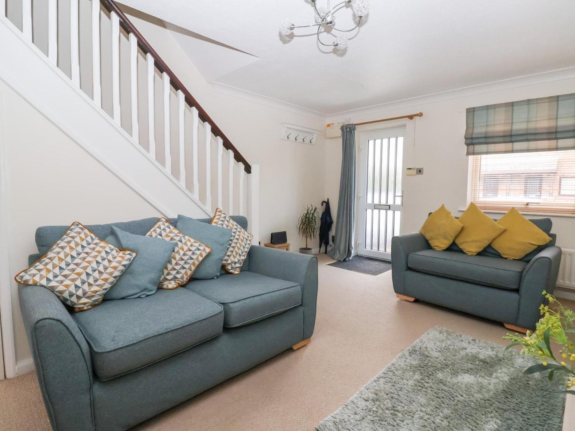 17 Fewster Way * York
