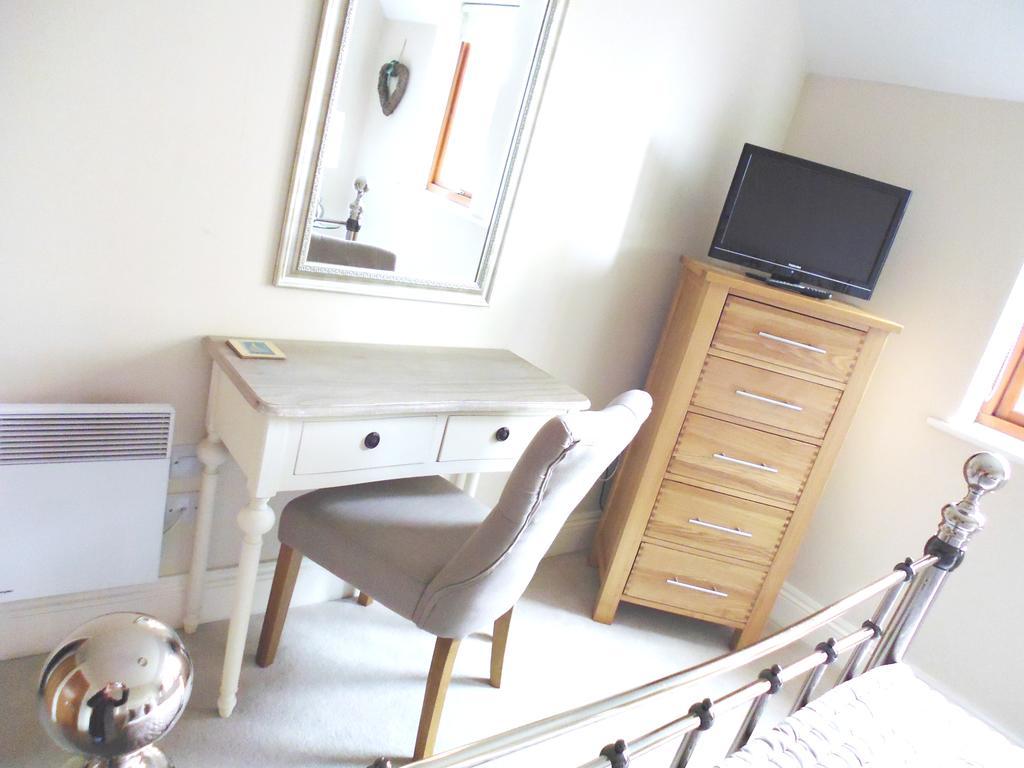 11 Talbot Court Apartment *