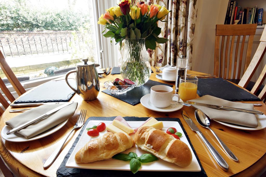 Guest house Bronte 4*