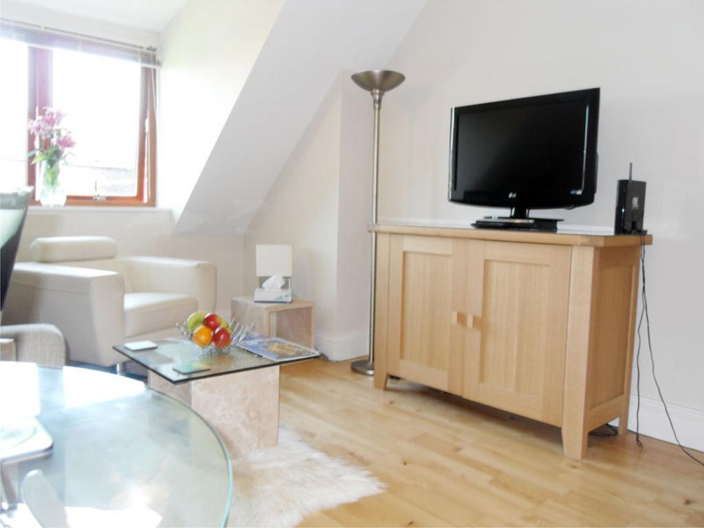 Apartment 11 Talbot Court