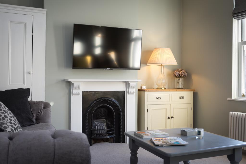City 13 Claremont Terrace Holiday home *