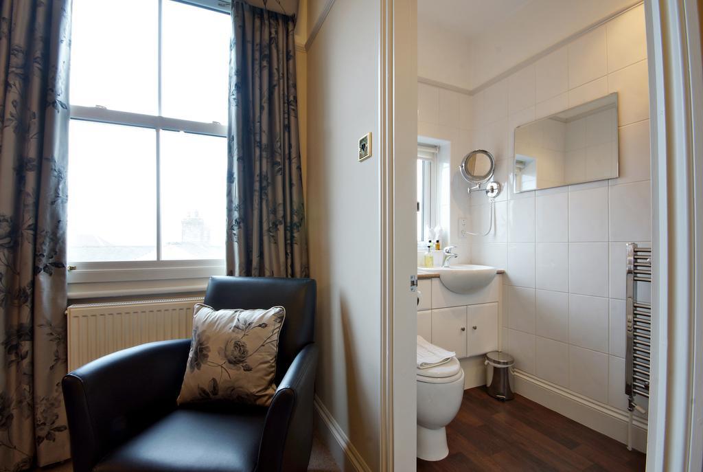 Bronte Guest house 4*