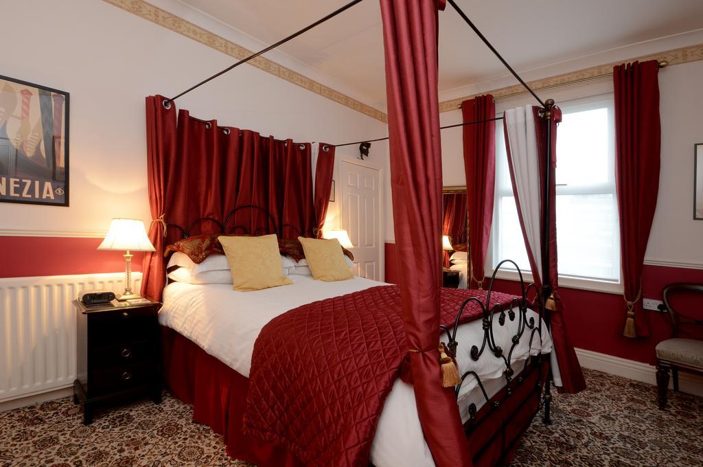 Feversham Guest house 4*