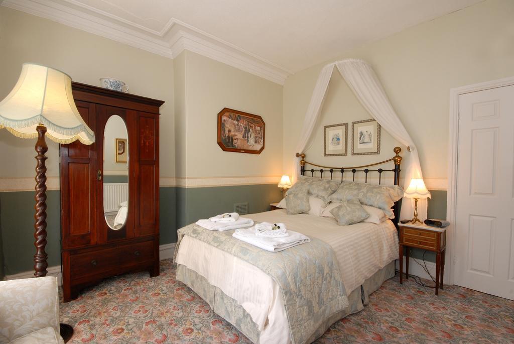 Feversham Guest house 4*