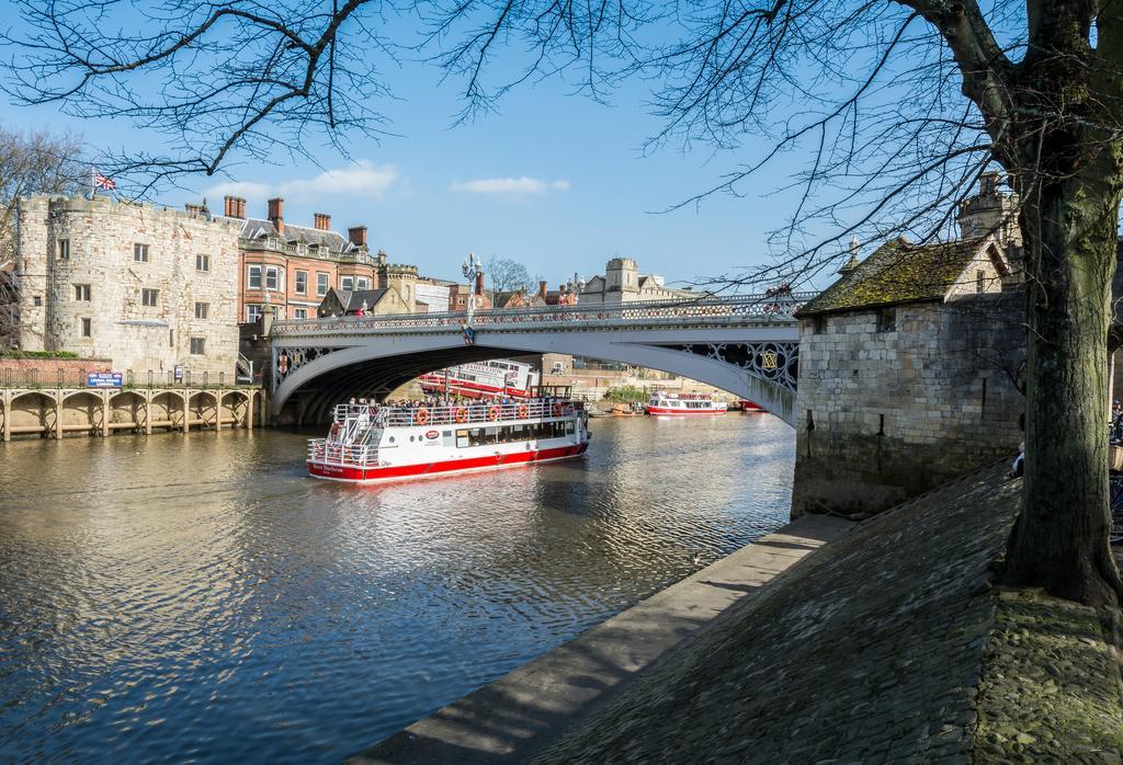 Hunter House - * York