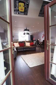 Apartment 15 In