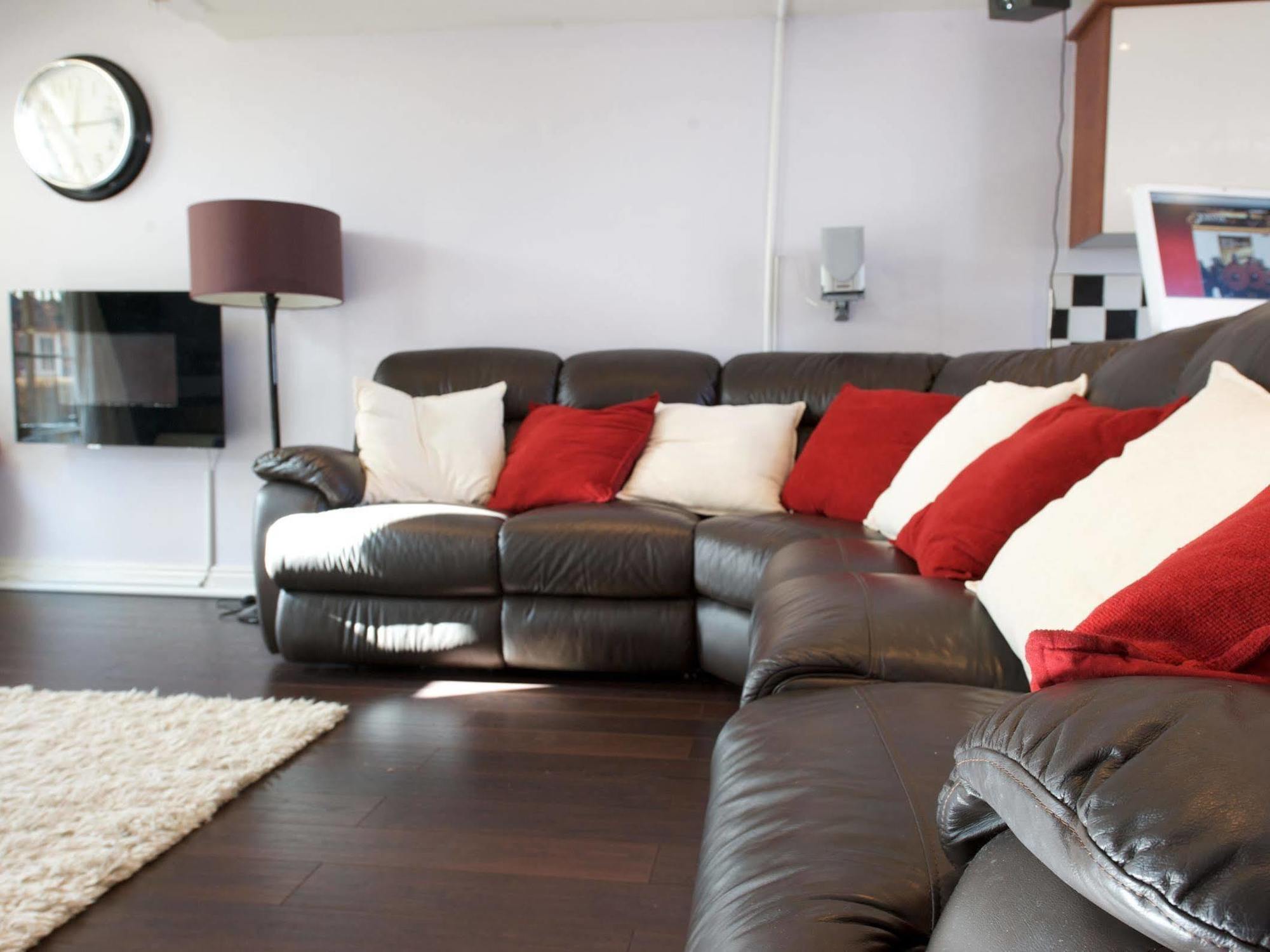 Apartment 15 In