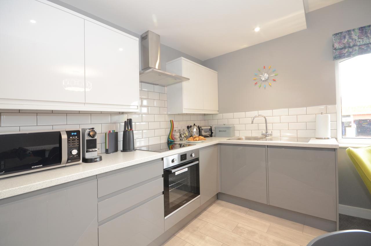 Froghall Luxury Suites- Close To City Centre- Free Parking Apartment