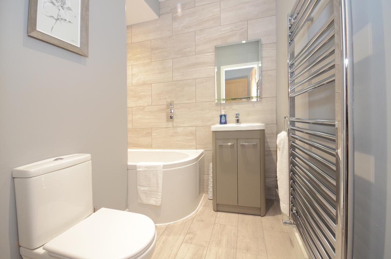 Froghall Luxury Suites- Close To City Centre- Free Parking Apartment