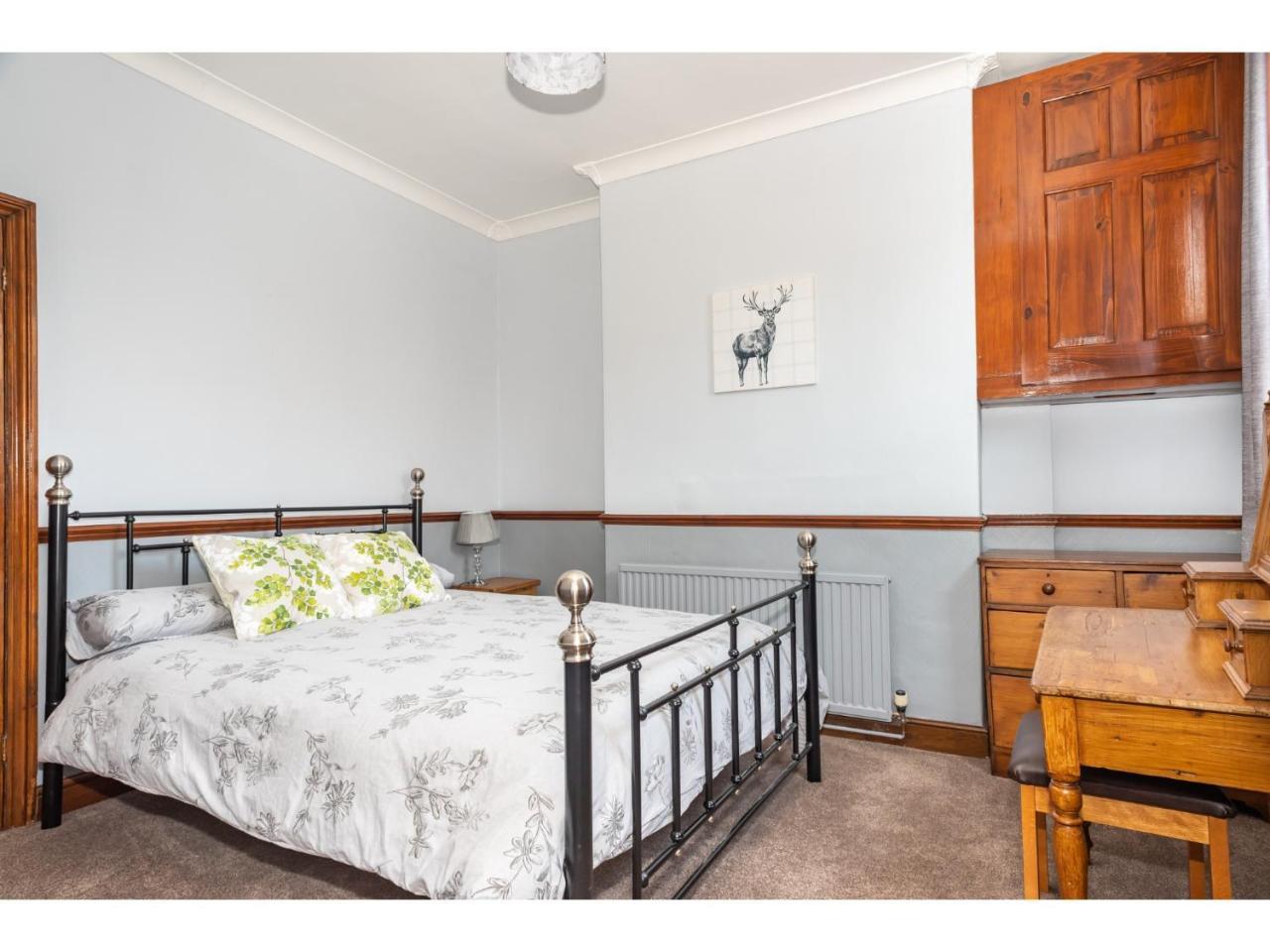 Spacious, Sleeps 5, Near Walls & Free Parking York
