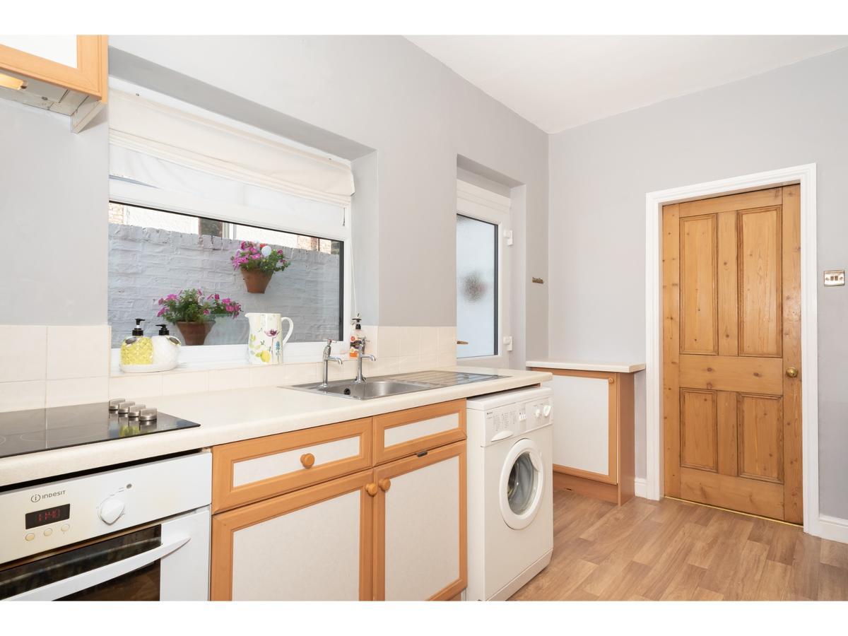 Spacious, Sleeps 5, Near Walls & Free Parking York