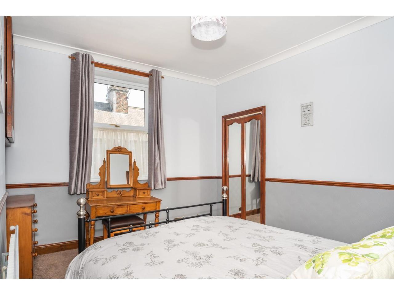 Spacious, Sleeps 5, Near Walls & Free Parking