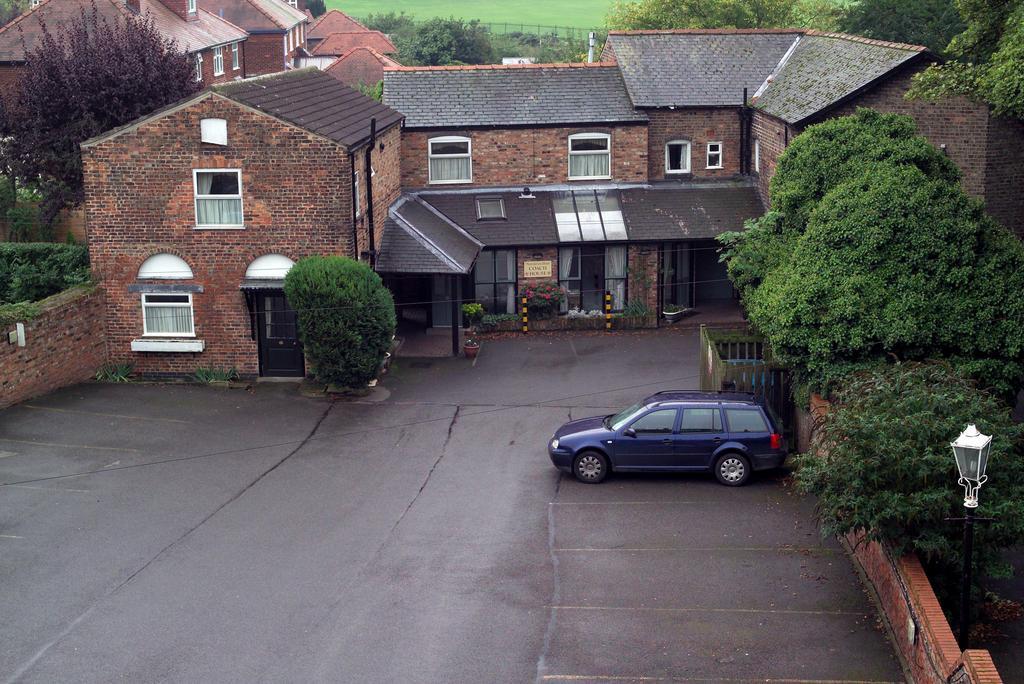 The Newington 3*