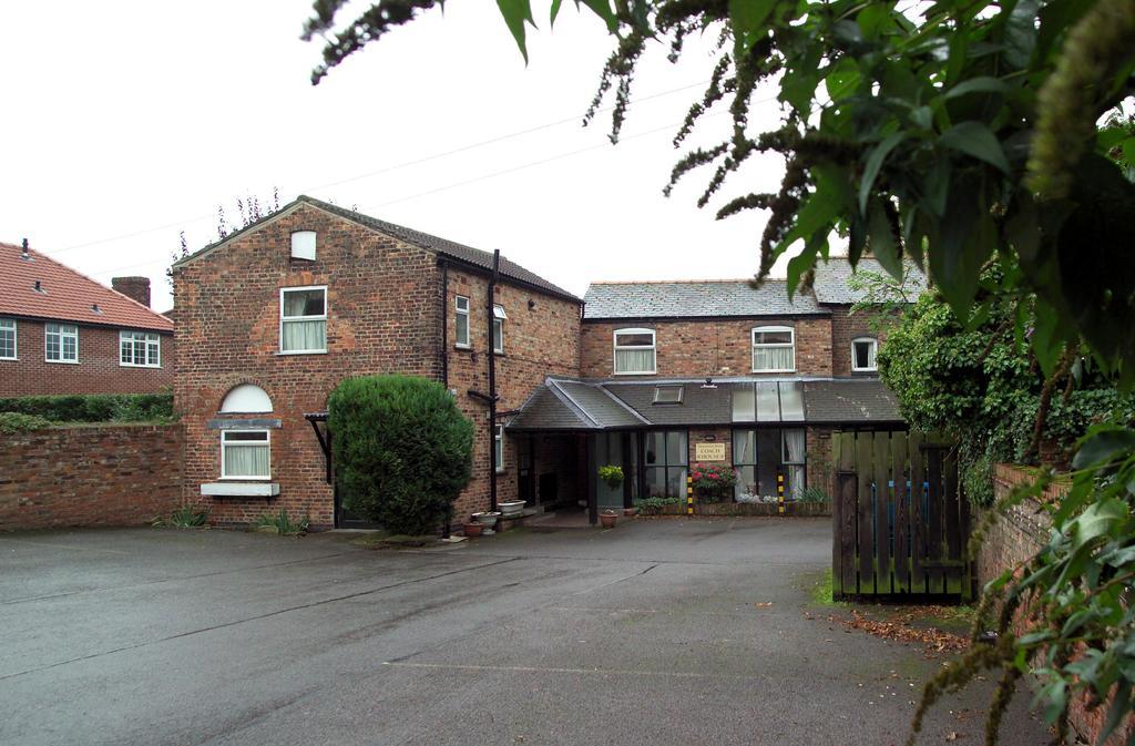 The Newington 3* York