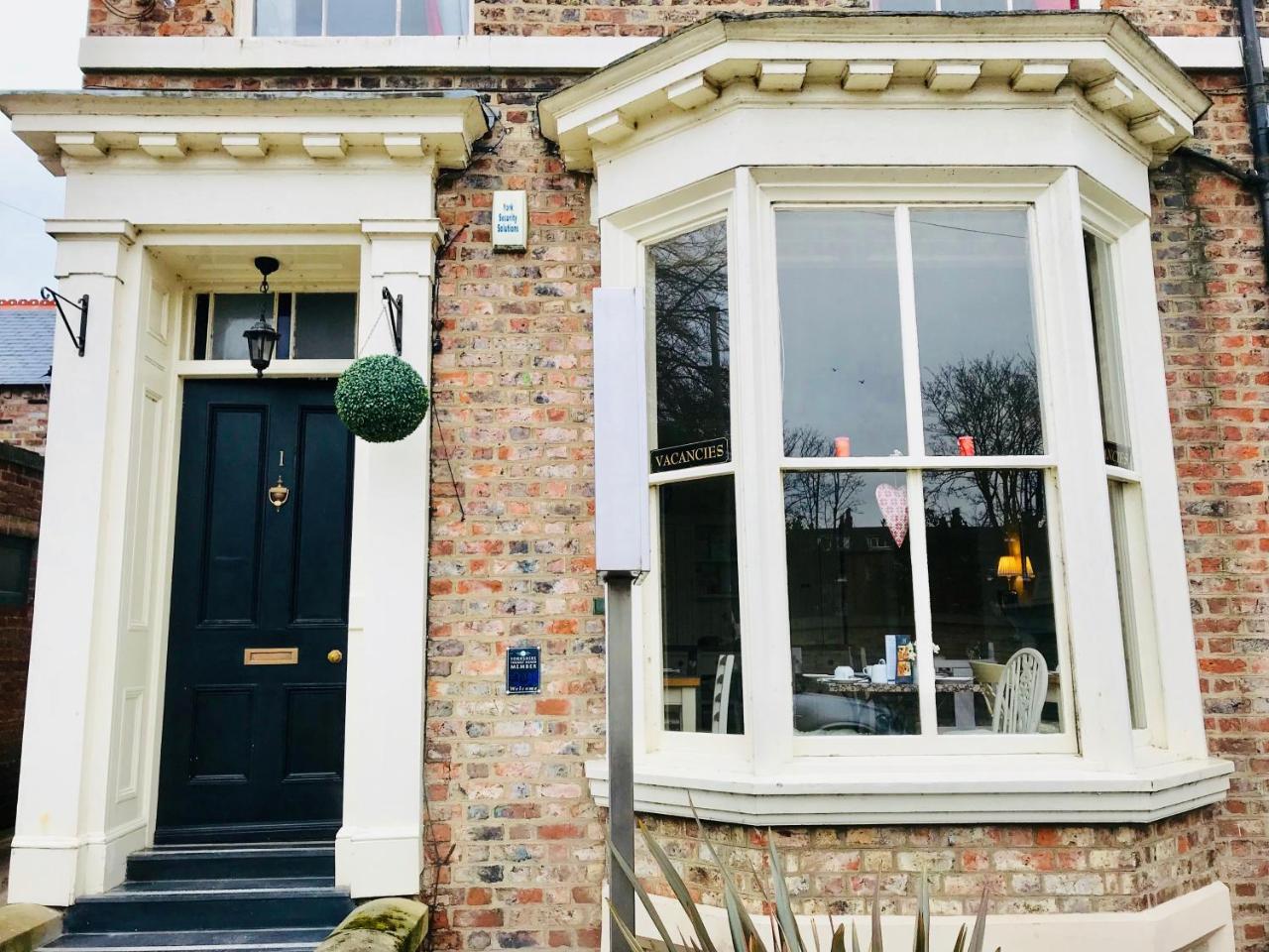 Airden House 4*
