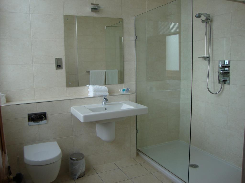 Ascot House Guest house 4*