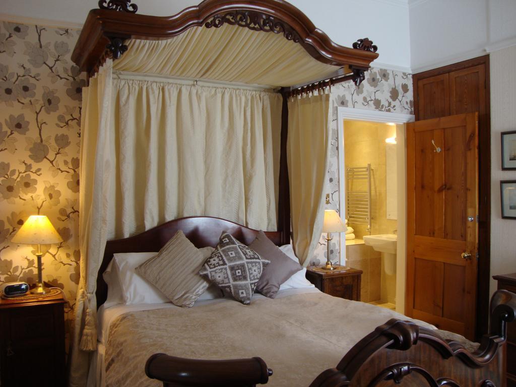 Guest house Ascot House