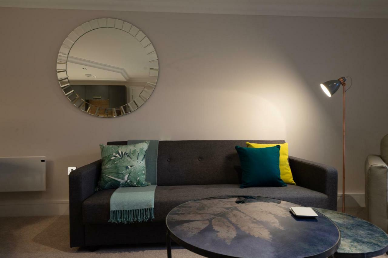 2 London Mews
