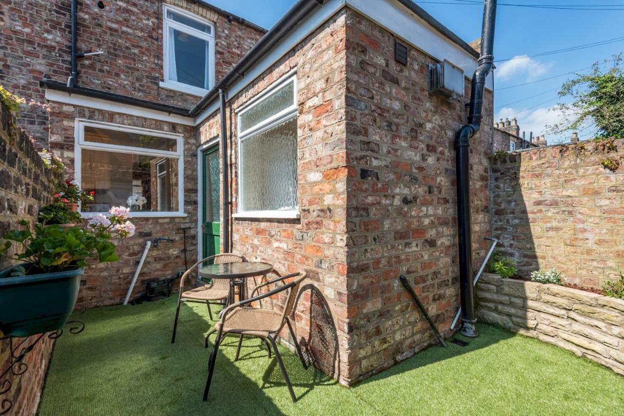Cosy & Victorian House - Pass The Keys * York