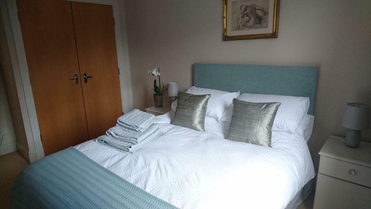 Apartment 12 Emperors Wharf