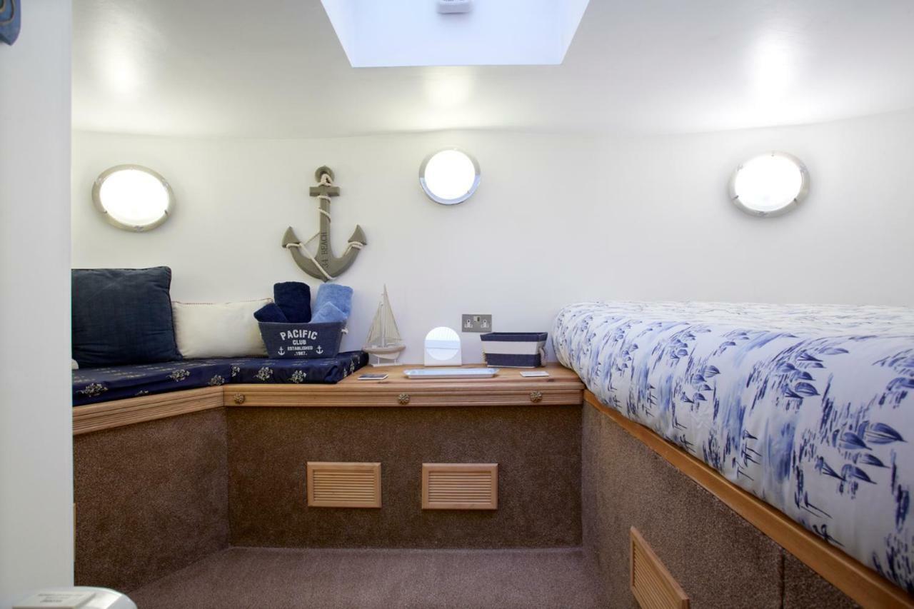 Motor Vessel Till Botel