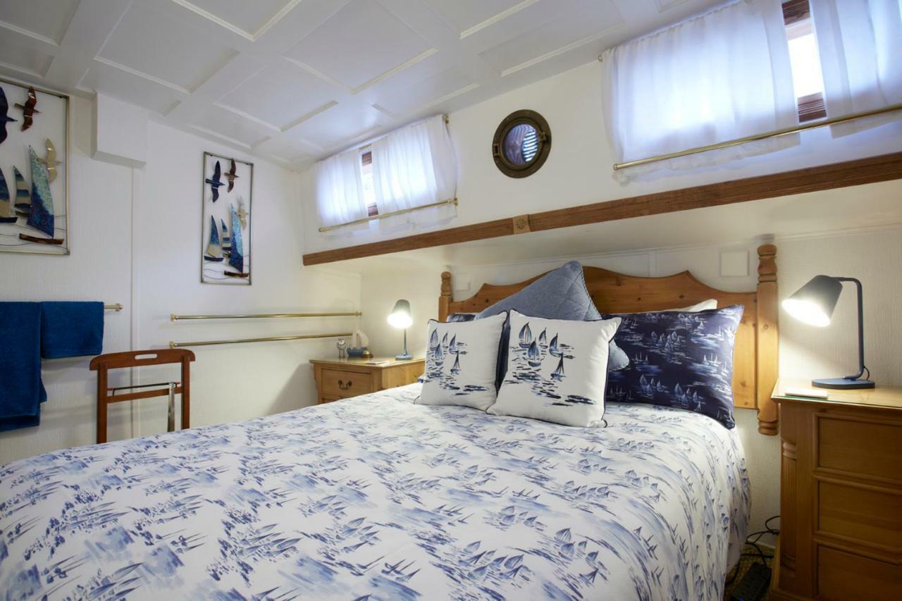Botel Motor Vessel Till York