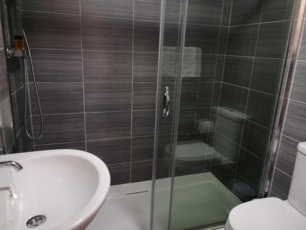 Gillygate Guest house 4*