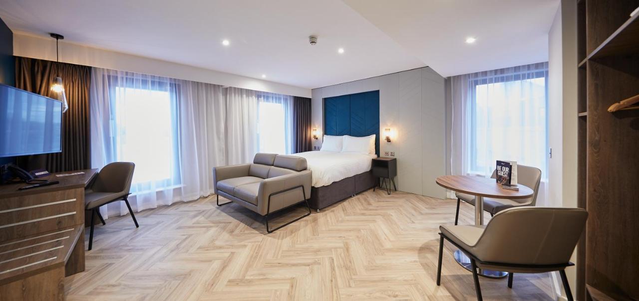 Aparthotel Roomzzz 4*