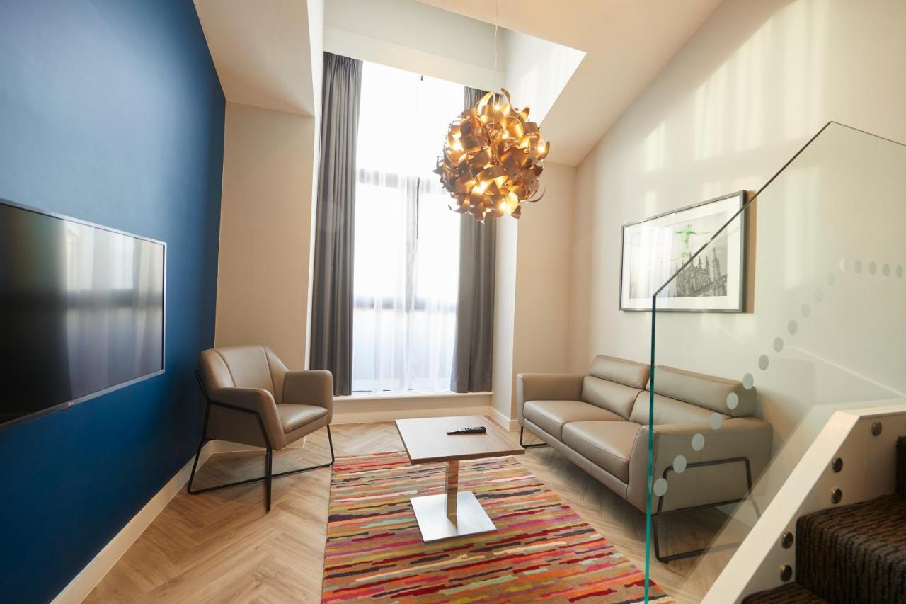 Aparthotel Roomzzz 4*