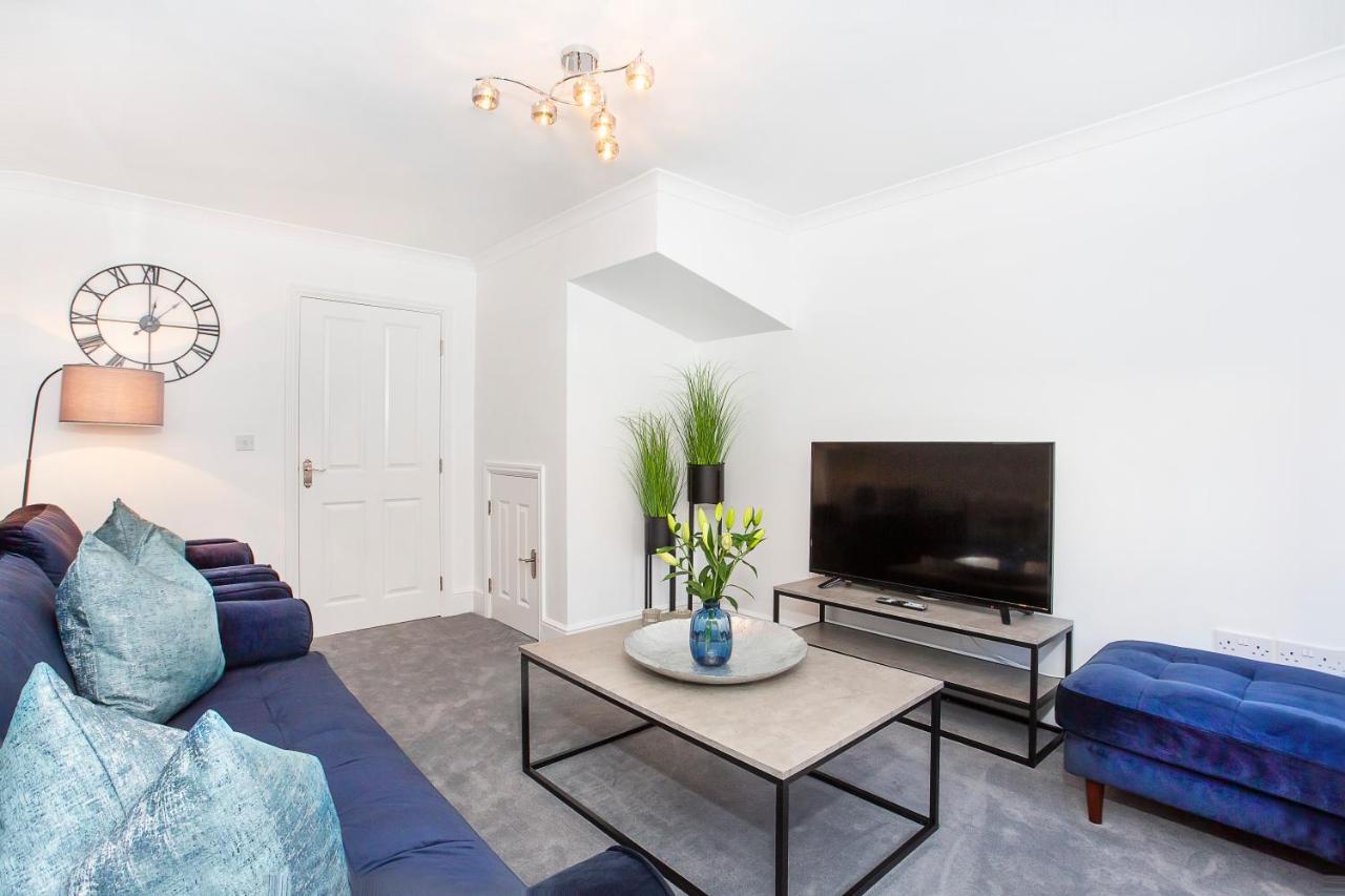 Knavesmire Mews 3 Bedrooms-free Parking Apartment York